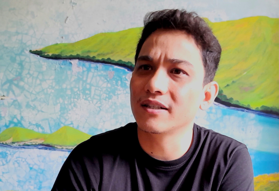 Book review: An outsider opens a dark place with words