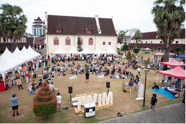 Essay: Under the poetic stars